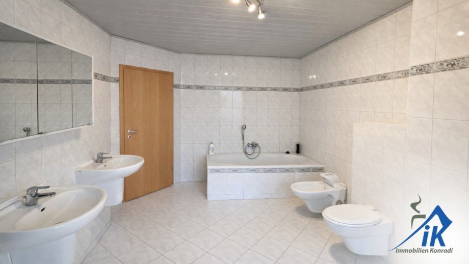 Badezimmer Doppelhaush�lfte Kindsbach