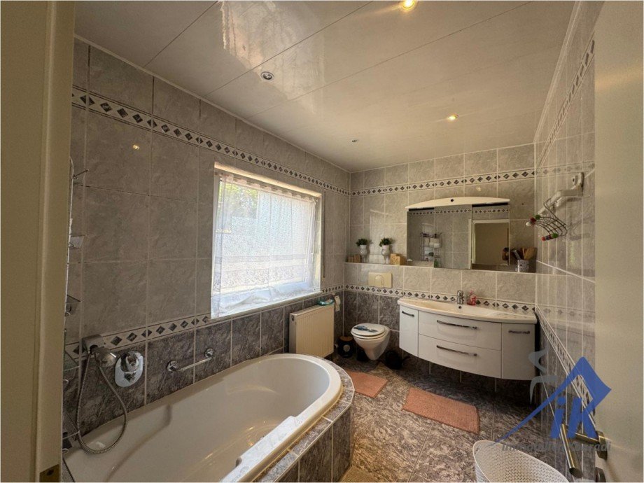 Badezimmer EG Einfamilienhaus Kaiserslautern / Einsiedlerhof