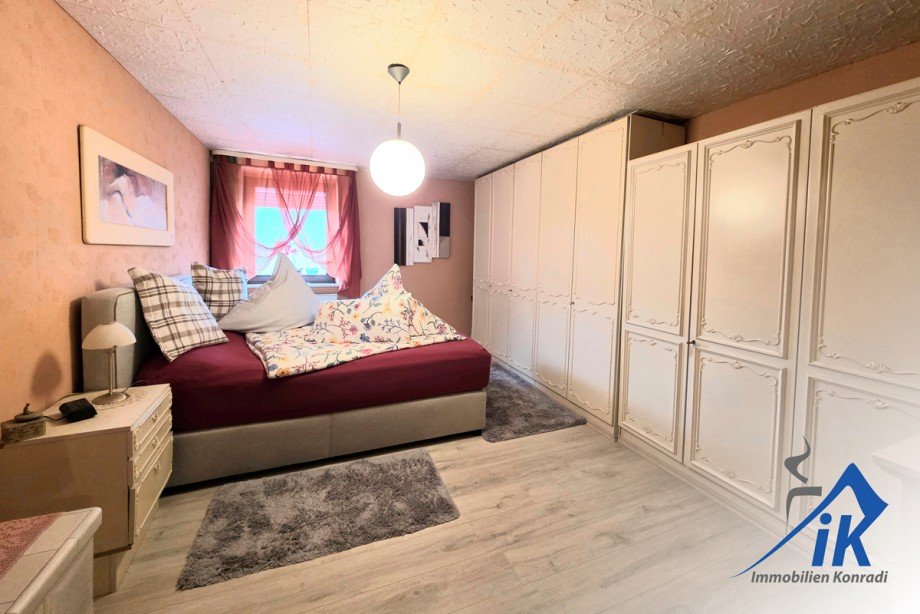 Schlafzimmer OG Doppelhaush�lfte Rieschweiler-M�hlbach / H�hm�hlbach