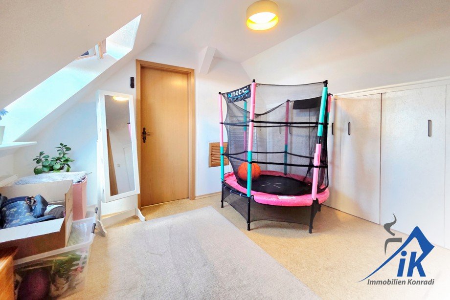 Zimmer DG Zweifamilienhaus Sch�nenberg-K.