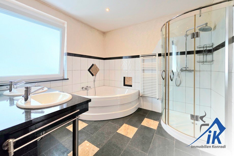 Bad OG Einfamilienhaus Hauptstuhl