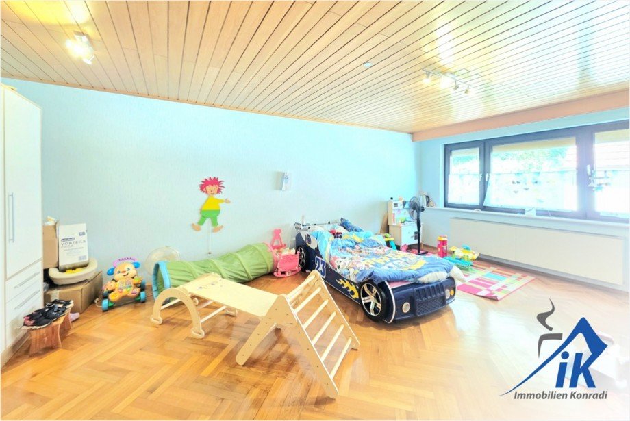 Schlafzimmer OG Reihenendhaus Wiesbach