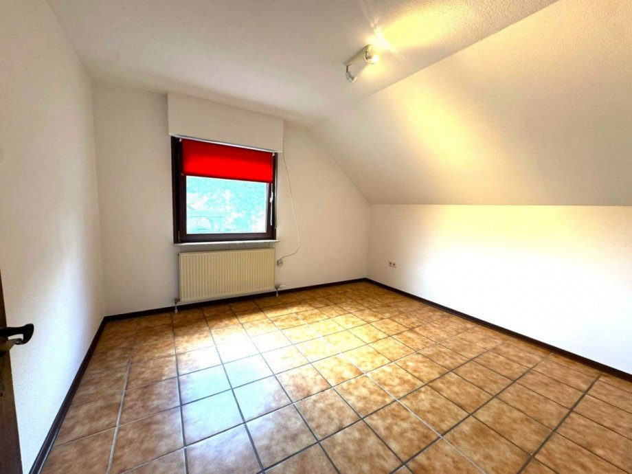 Schlafzimmer OG Etagenwohnung Obernheim-Kirchenarnbach