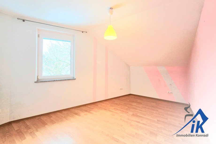 Schlafzimmer OG Einfamilienhaus Hauptstuhl