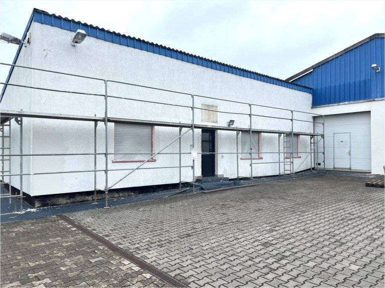 Au�enansicht Ramstein-Miesenbach Halle IK| Gewerbefl�chen in Ramstein: B�ro & Halle zur Vermietung