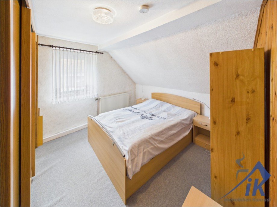Schlafzimmer OG 1 Zweifamilienhaus Offenbach-Hundheim