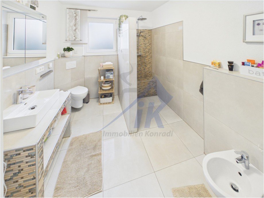 Badezimmer Whg Zweifamilienhaus Sch�nenberg