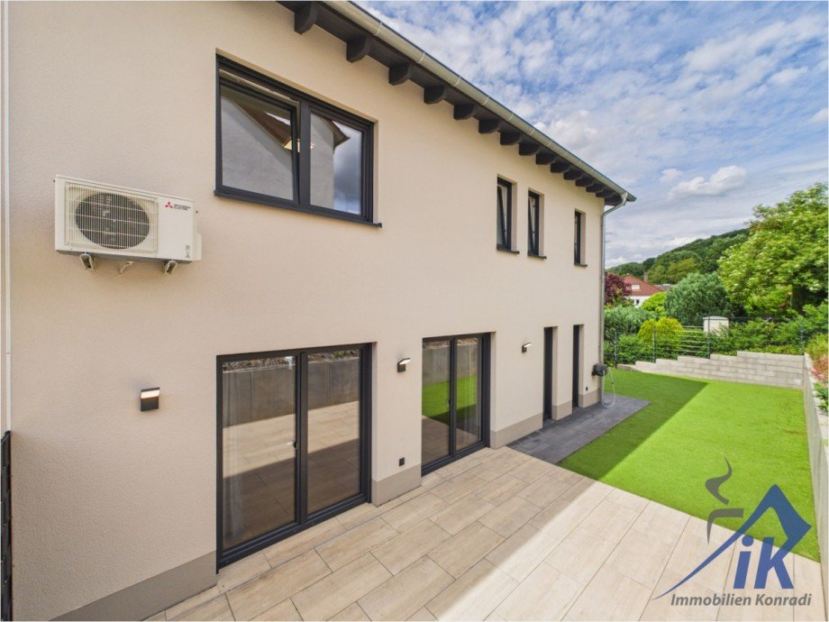 Terrasse Doppelhaush�lfte Br�cken