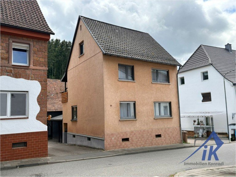 Strassenansicht 1 Kaiserslautern / Erlenbach Einfamilienhaus IK| Erlenbach - grundsolides Einfamilienhaus mit ehemaliger Scheune