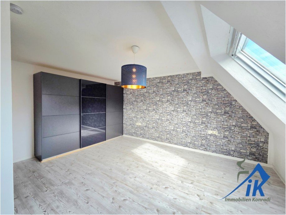 Schlafzimmer DG Doppelhaush�lfte Hauptstuhl