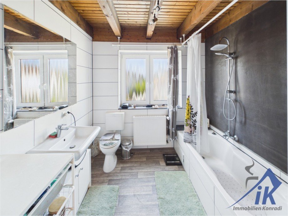 Badezimmer OG Doppelhaush�lfte Ramstein-Miesenbach