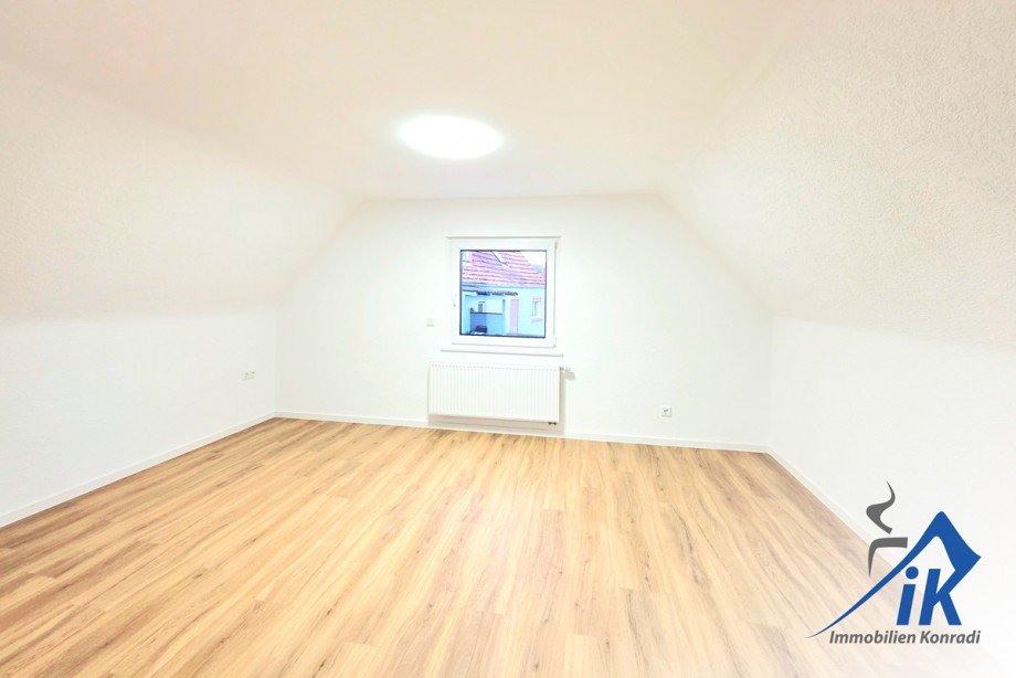 Schlafzimmer DG Doppelhaush�lfte Rodenbach