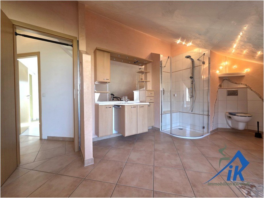 Badezimmer DG Zweifamilienhaus Mehlbach