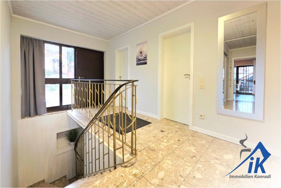 Flur EG Zweifamilienhaus Hundheim-Offenbach