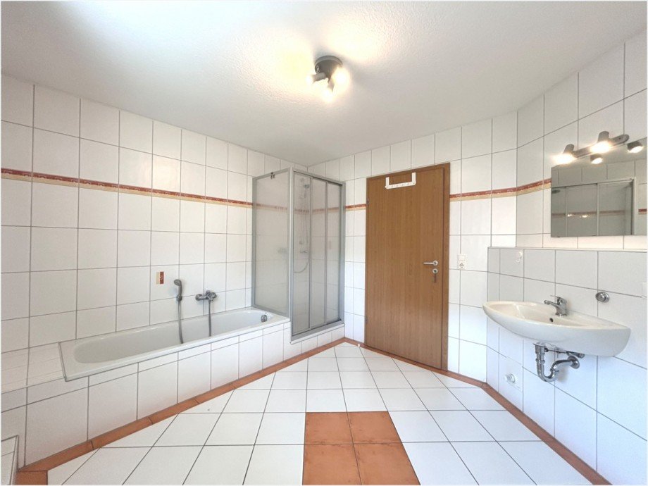 Badezimmer OG Doppelhaush�lfte Weilerbach