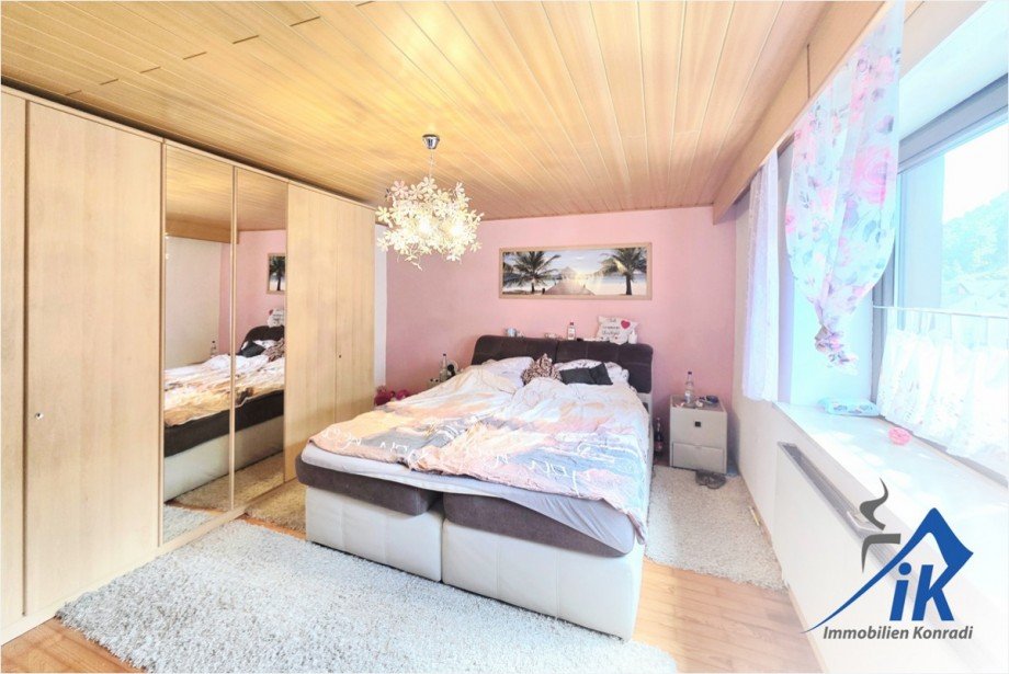 Schlafzimmer OG Reihenendhaus Wiesbach