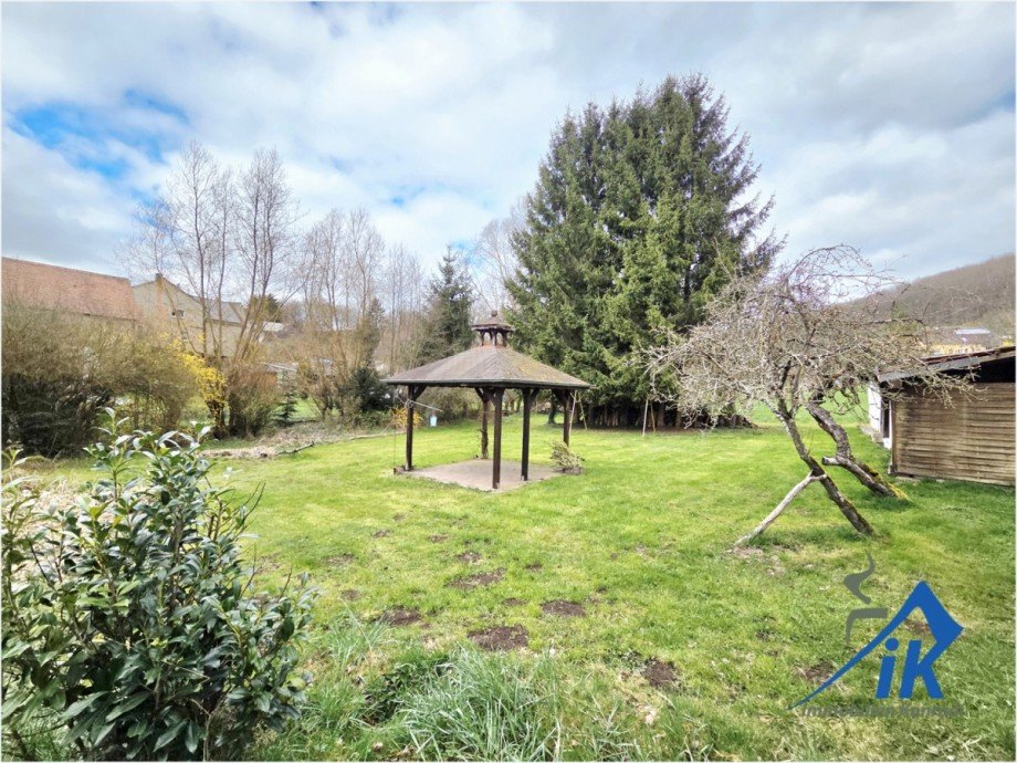 Garten Zweifamilienhaus L�llbach