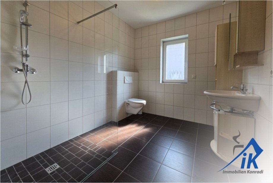 Badezimmer EG Einfamilienhaus Siegelbach