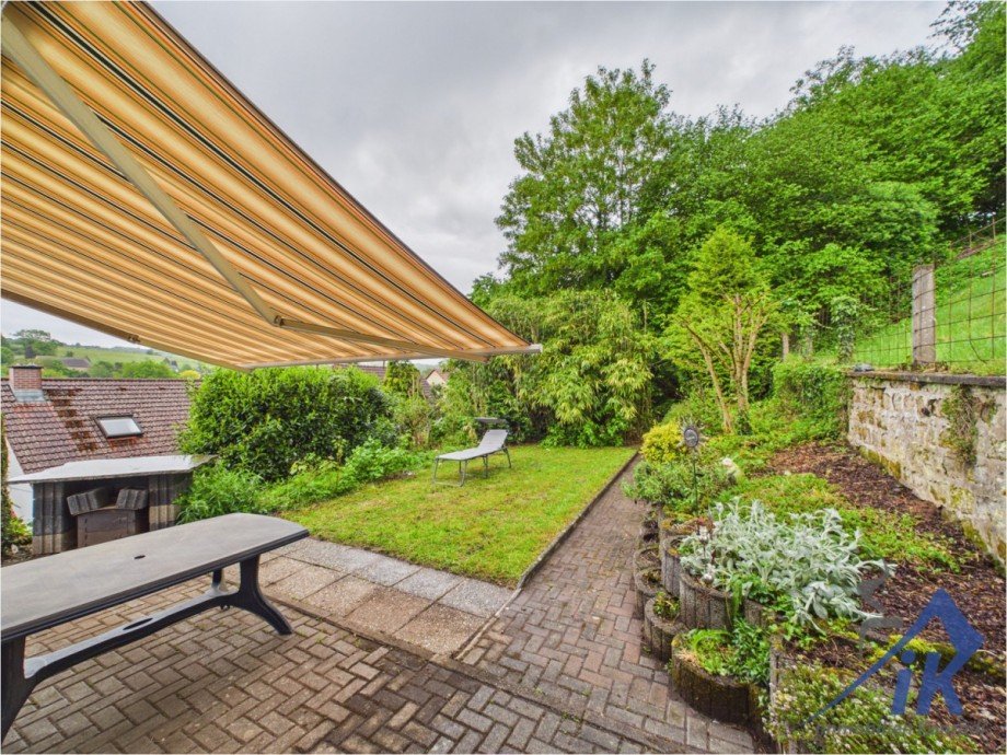 Terrasse Doppelhaush�lfte Dellfeld