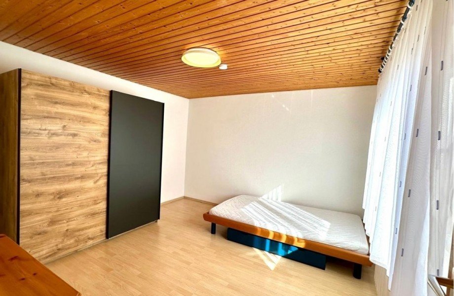 Schlafzimmer Einfamilienhaus Hauptstuhl