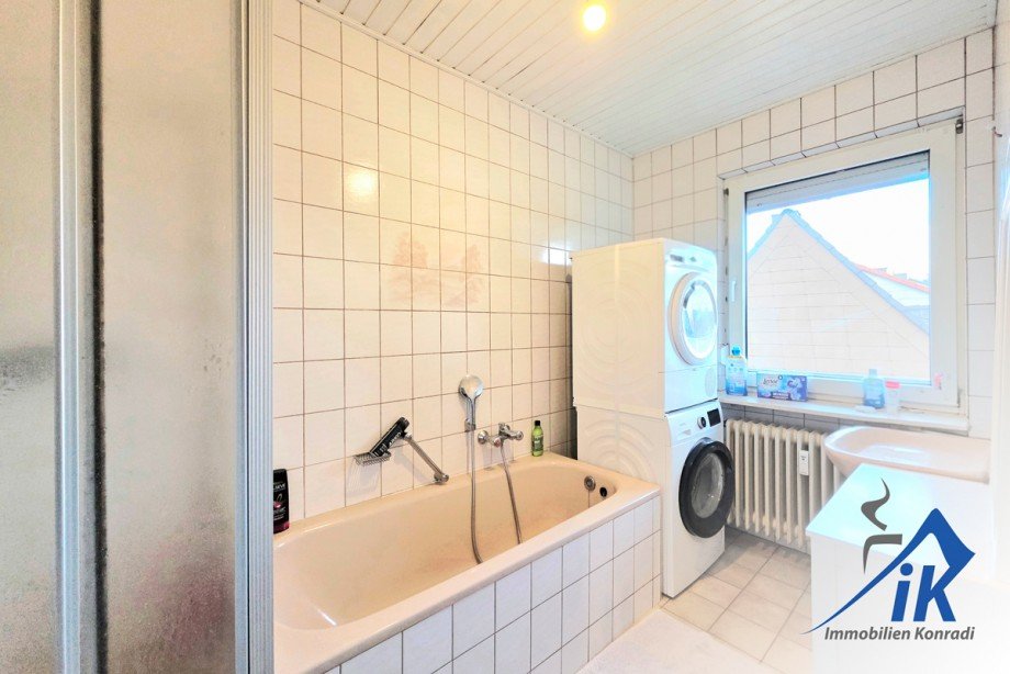 Badezimmer 3OG rechts Mehrfamilienhaus Pirmasens