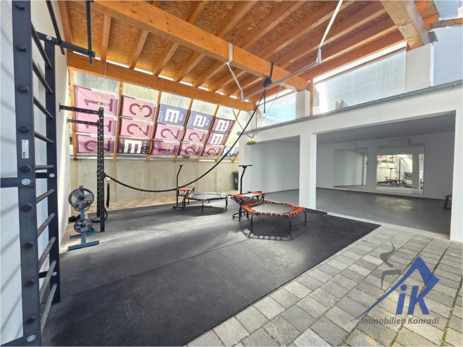 Fitnessbereich au�en Zweifamilienhaus KL- Hohenecken