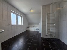 Badezimmer OG IK | Siegelbach: Sch�nes Einfamilienhaus in ruhiger Lage mit viel Raum f�r die ganze Familie