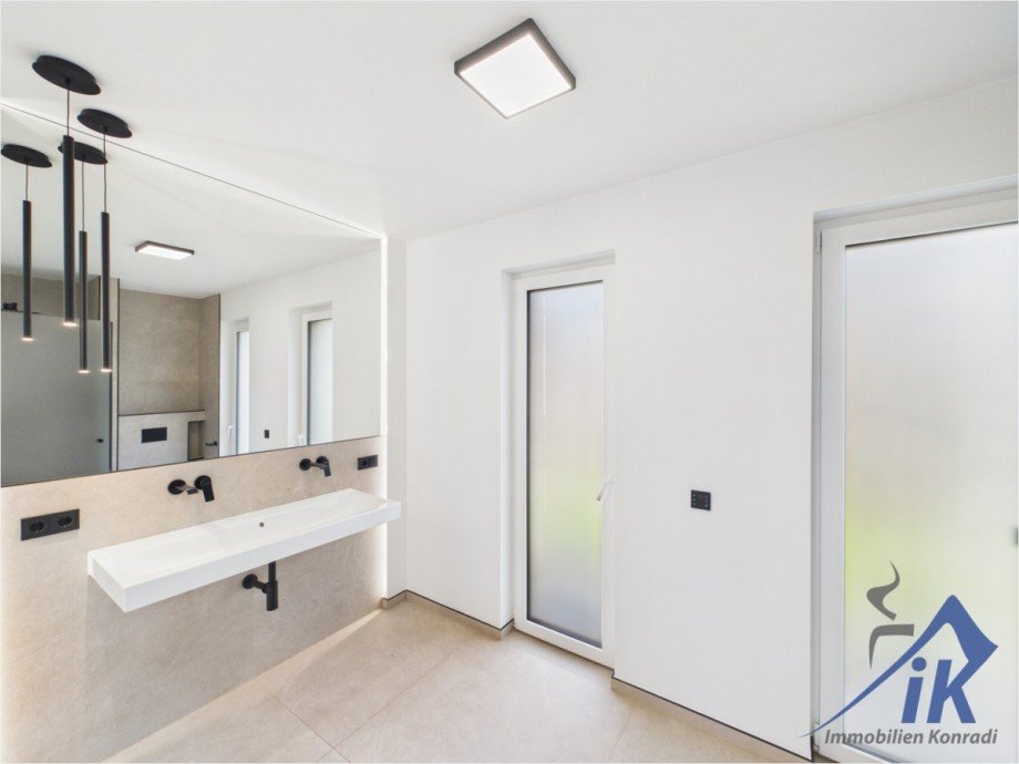 Badezimmer OG Doppelhaush�lfte Br�cken