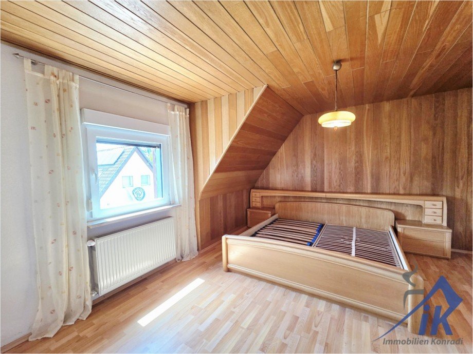 Schlafzimmer OG Doppelhaush�lfte Homburg