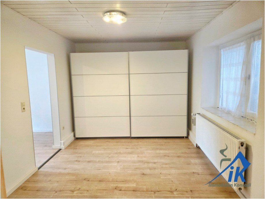 Ankleide EG Doppelhaush�lfte Hauptstuhl