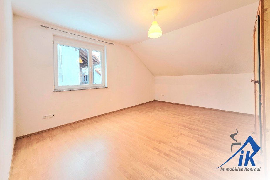 Schlafzimmer OG Einfamilienhaus Hauptstuhl