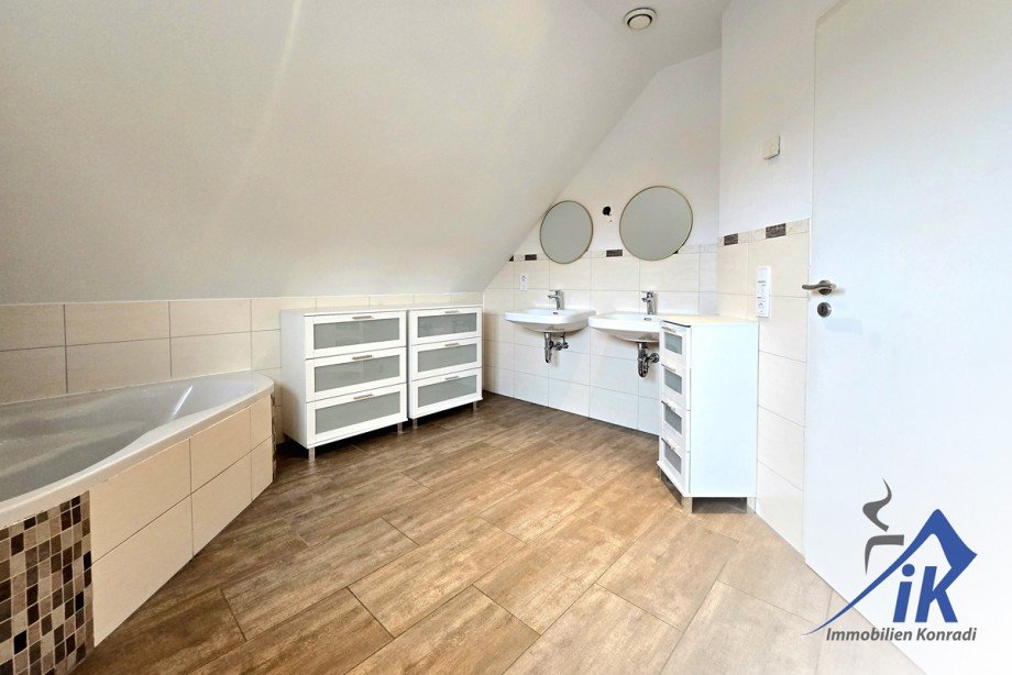 Badezimmer OG Einfamilienhaus Reichenbach-Steegen