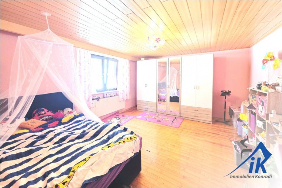 Schlafzimmer OG Reihenendhaus Wiesbach