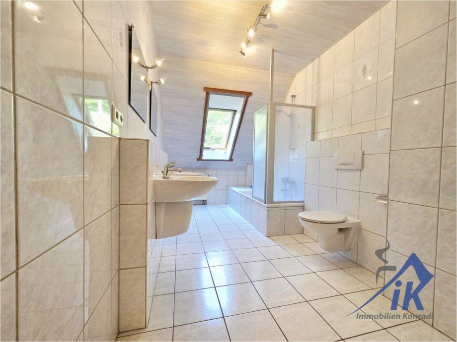 Badezimmer Reihenmittelhaus Oberstaufenbach