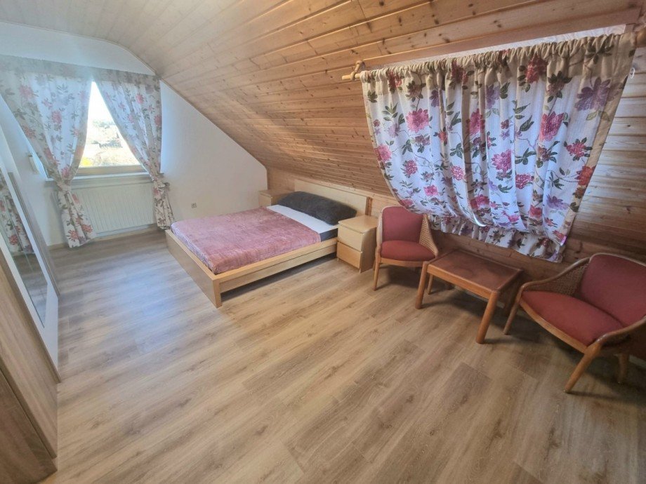 Schlafzimmer OG Einfamilienhaus Landstuhl