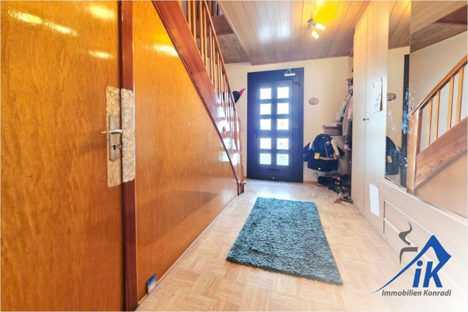 Flur EG Reihenendhaus Wiesbach