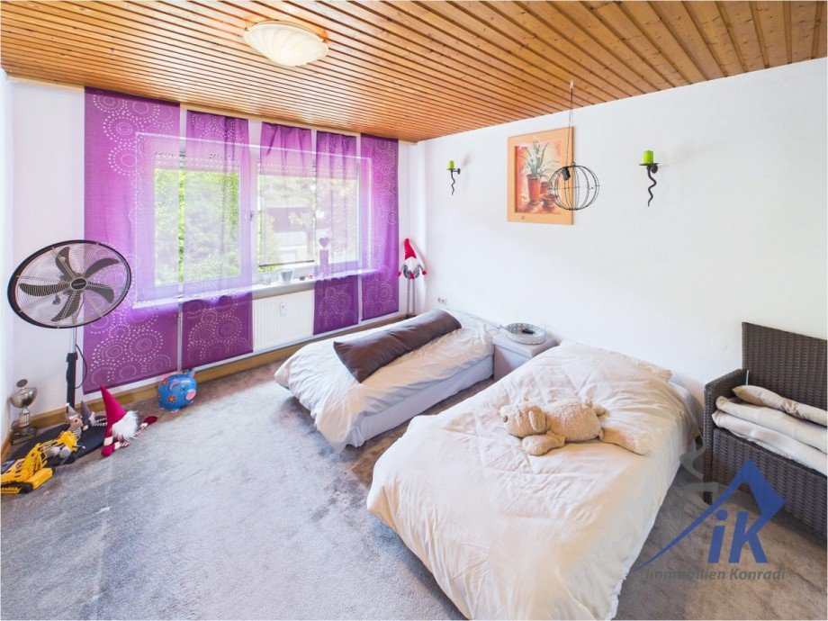 Schlafzimmer OG Mehrfamilienhaus Contwig