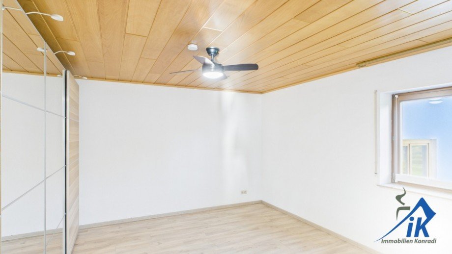 Schlafzimmer OG Einfamilienhaus H�tschenhausen