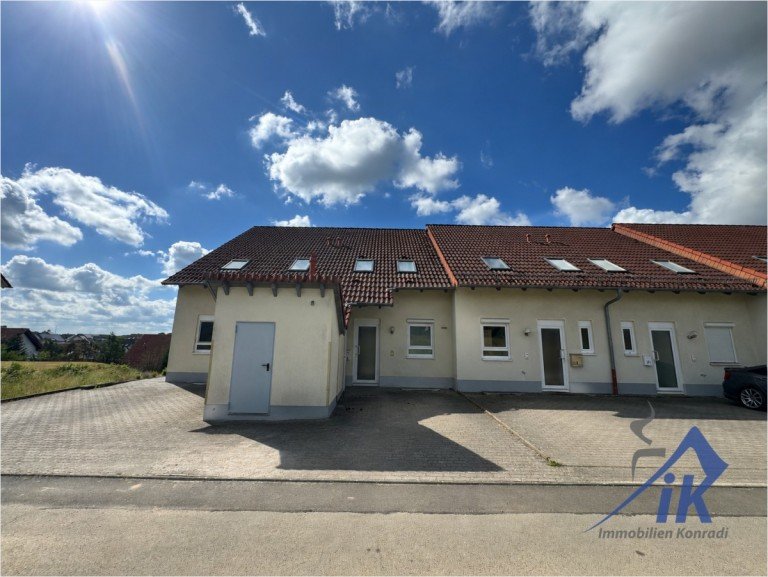 Hausansicht Schwedelbach Doppelhaush�lfte IK| Schwedelbach - Sch�ne Doppelhaush�lfte mit 4 Zimmern - ruhige und attraktive Wohnlage