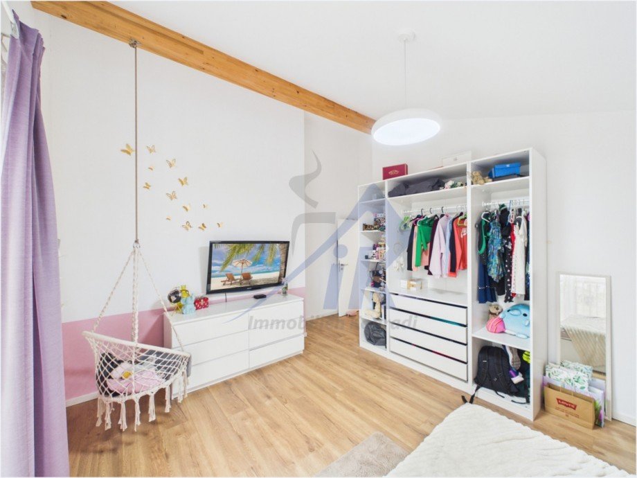 Kinderzimmer OG Zweifamilienhaus Sch�nenberg
