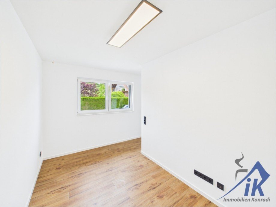 Zimmer EG Doppelhaush�lfte Br�cken