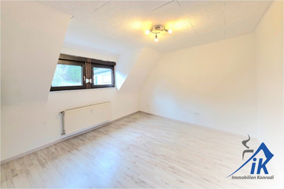 Schlafzimmer OG Zweifamilienhaus Homburg / Kirrberg
