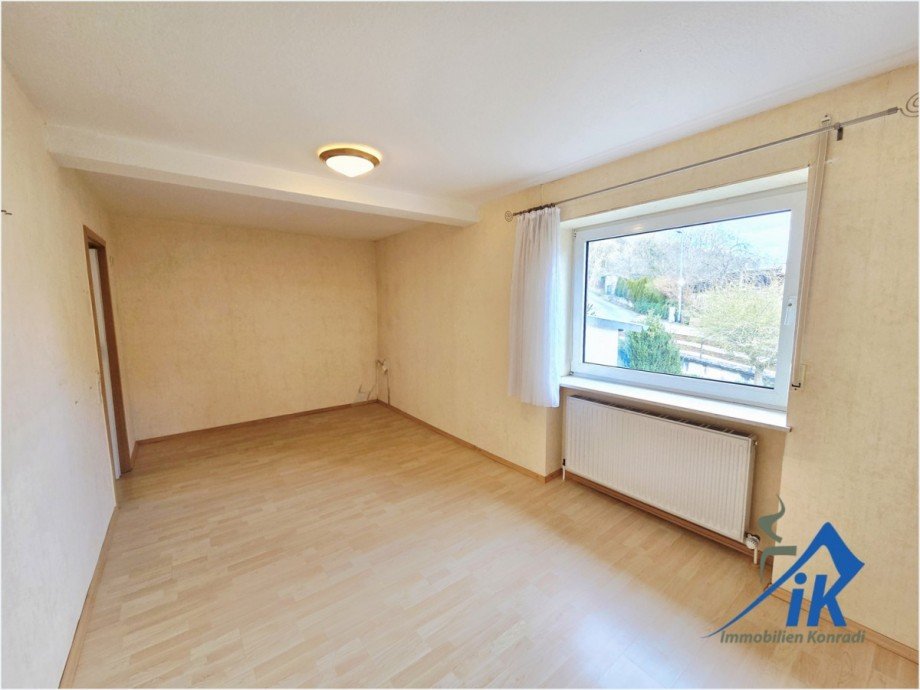 Schlafzimmer OG Zweifamilienhaus L�llbach