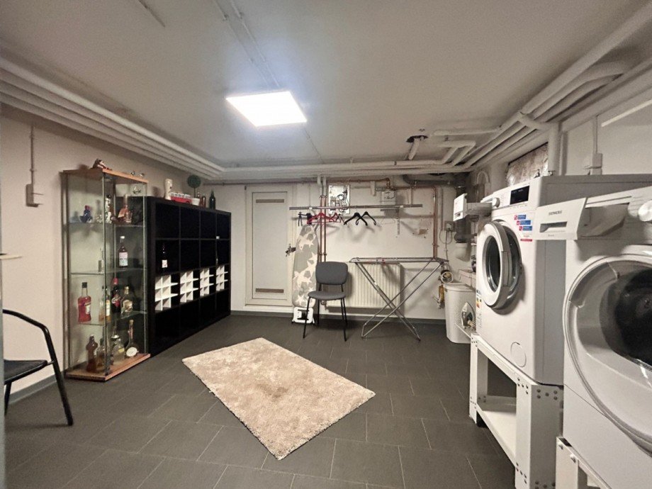 Hauswirtschaftsraum Doppelhaush�lfte Hauptstuhl