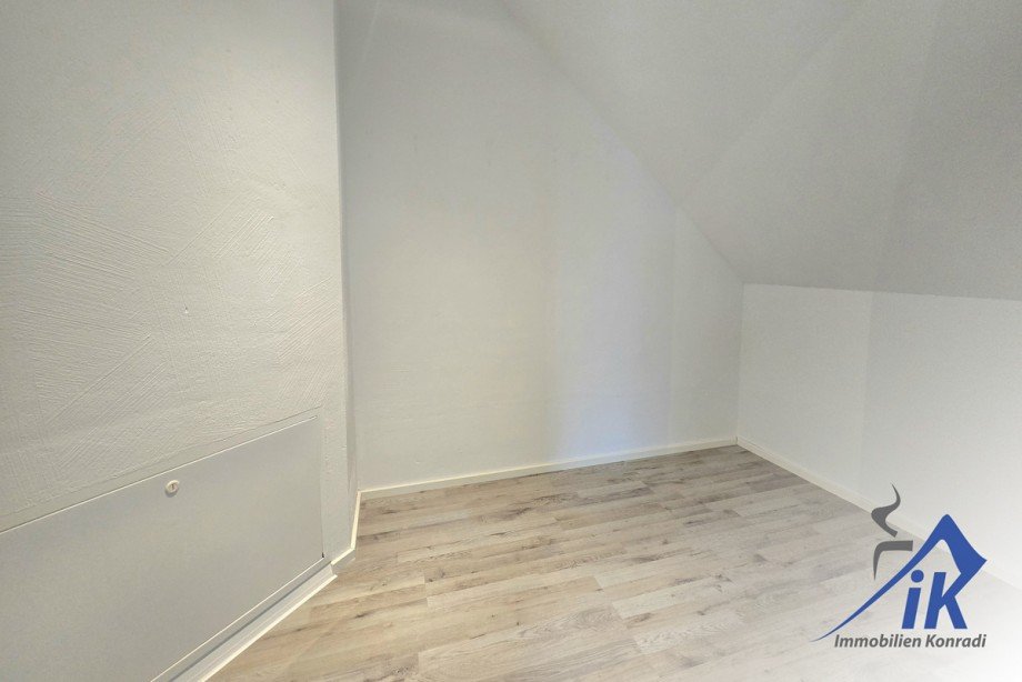 Ankleide OG Einfamilienhaus Reichenbach-Steegen