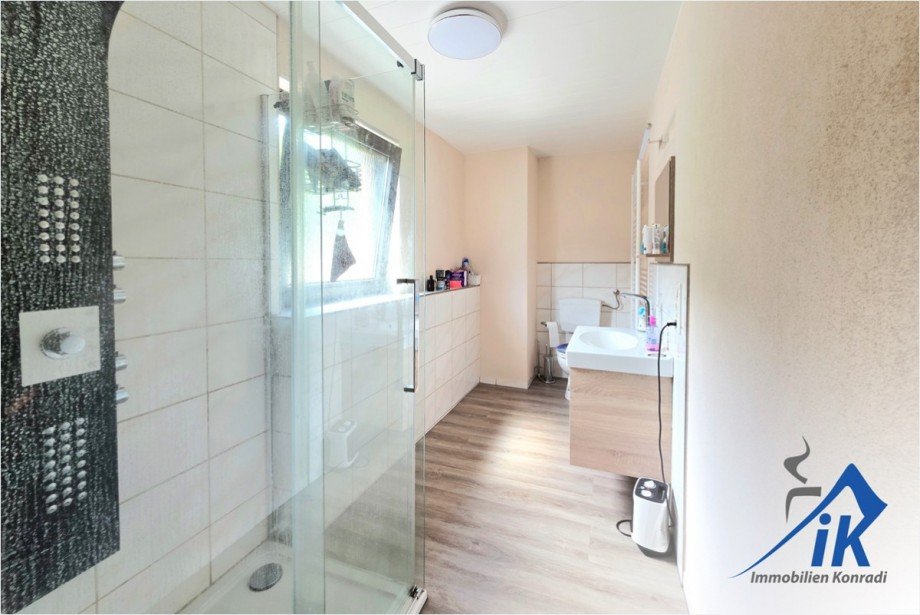 Badezimmer OG Reihenendhaus Wiesbach