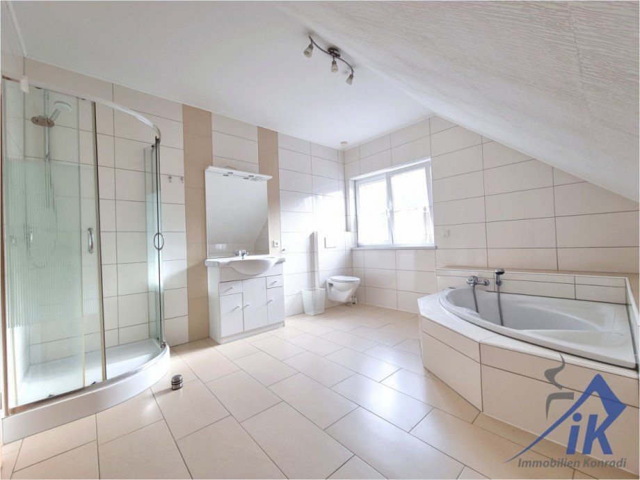 Badezimmer OG Einfamilienhaus Otterberg / Alth�tterhof