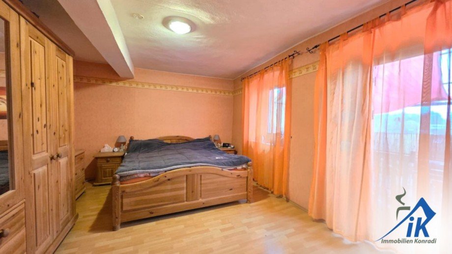 Schlafzimmer 1 Haus Schrollbach