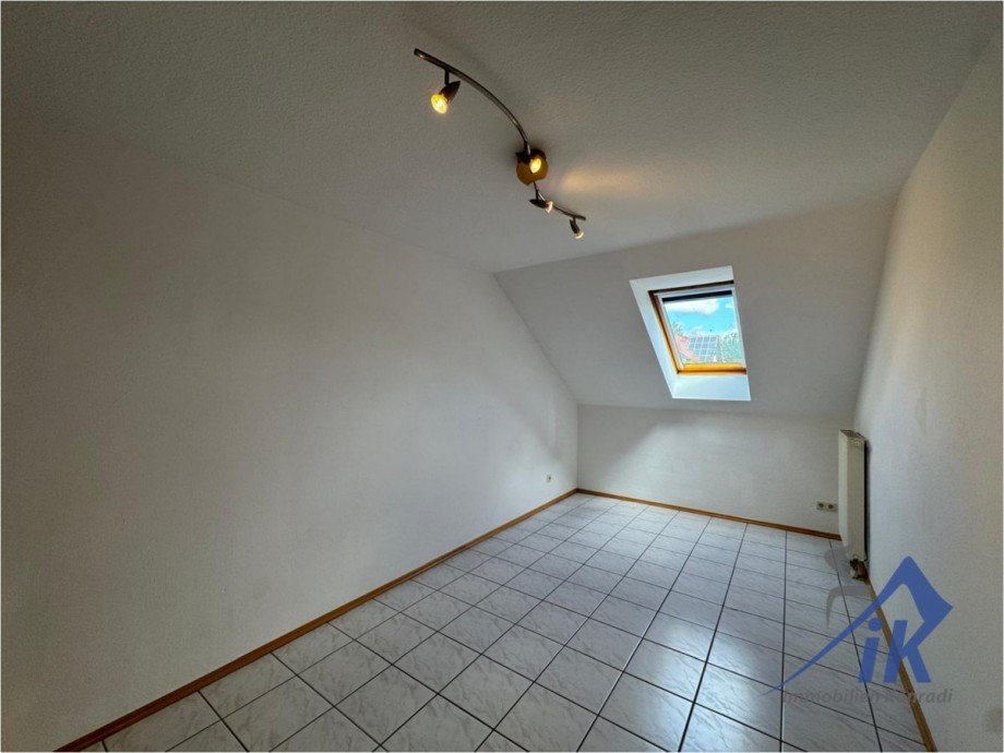 Schlafzimmer DG Doppelhaush�lfte Schwedelbach
