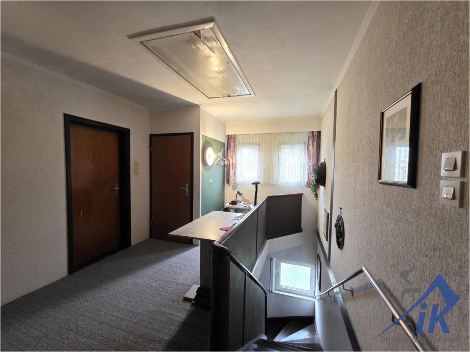 Flur OG Einfamilienhaus Bischofsheim